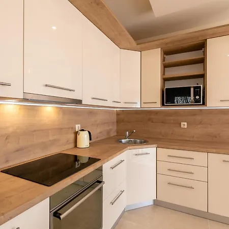 Abros Apartment *