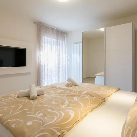 Apartment Abros